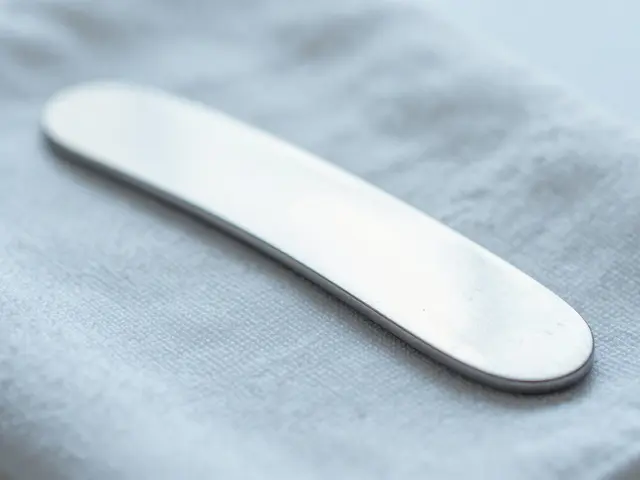 Knife Massage: What It Is, How to Do It Safely, and Benefits